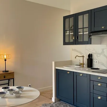 Charmante Maisonnette Avec Piscine Chauffée Et Jardin Partagé Près De Bagnoles De L'orne - Fr-1-497-199 Hébergement de vacances *