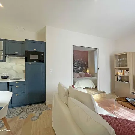 Charmante Maisonnette Avec Piscine Chauffée Et Jardin Partagé Près De Bagnoles De L'orne - Fr-1-497-199 *