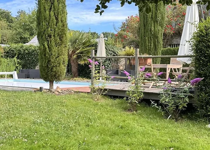 De Charme Avec Piscine Partagée Et Confort Inclus - Fr-1-497-199 * La Chapelle d'Audaine