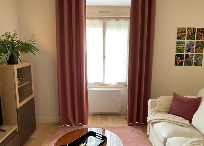 De Charme Avec Piscine Partagée Et Confort Inclus - Fr-1-497-199